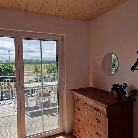 Apartment Fewo1 Neuwertige, Grosse 110qm Ueber Zwei Etagen Mit Balkon Im Aussenbereich Riegel