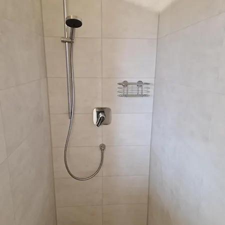 Fewo1 Neuwertige, Grosse 110qm Ueber Zwei Etagen Mit Balkon Im Aussenbereich Apartment *