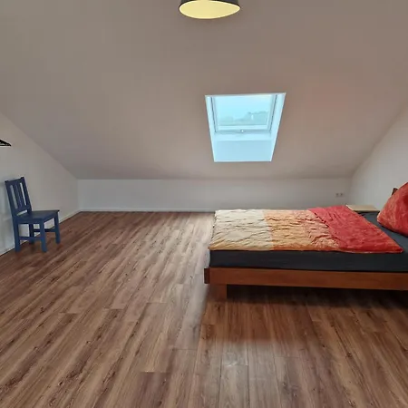 Lägenhet Fewo1 Neuwertige, Grosse 110qm Ueber Zwei Etagen Mit Balkon Im Aussenbereich